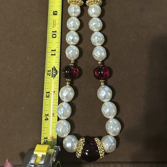 Vintage White Pearl and Burgundy Stone Necklace 30" - Picture 3 of 3